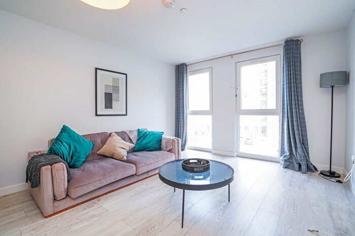 2 Bedroom Flat To Rent In Atkinson Street, Leeds, LS10