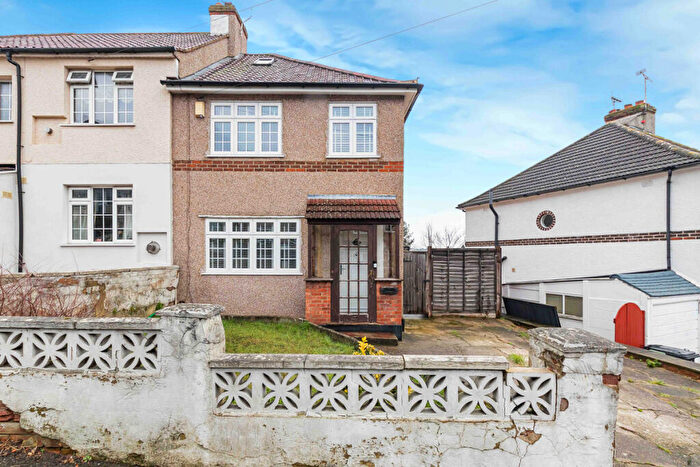 3 Bedroom Semi Detached House For Sale In Oakfield Park Road, Dartford, DA1