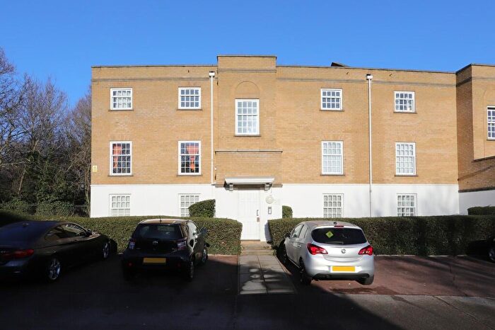 1 Bedroom Apartment To Rent In Leigh Hunt Drive, Southgate, N14