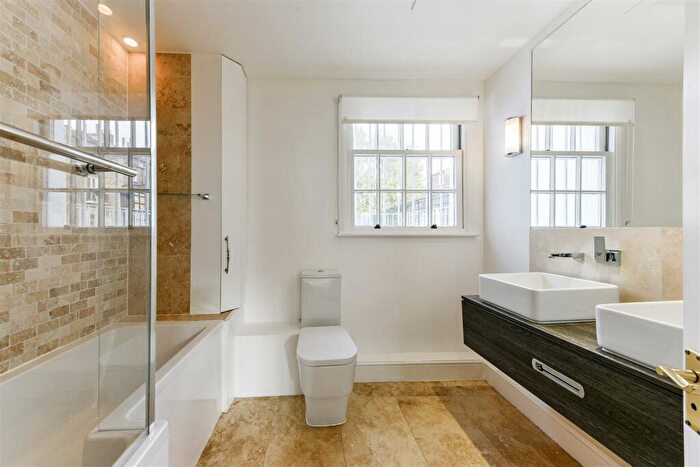4 Bedroom House To Rent In Billing Road, Chelsea, SW10