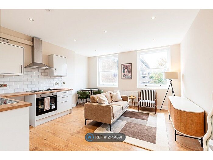 1 Bedroom Flat To Rent In Commercial Road, London, E1