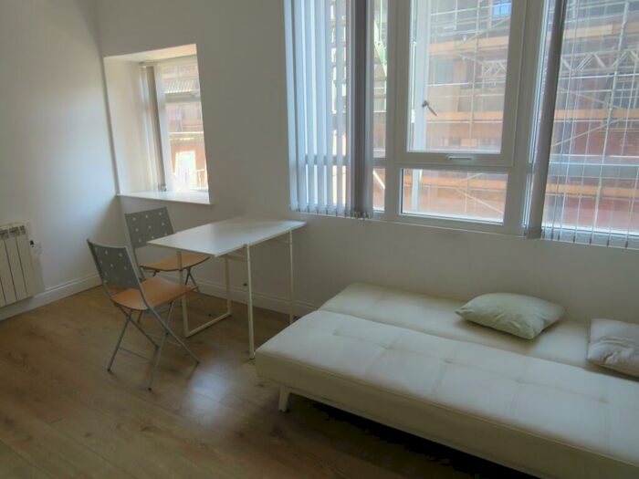 1 Bedroom Apartment To Rent In Great Charles Street Queensway, Birmingham, B3