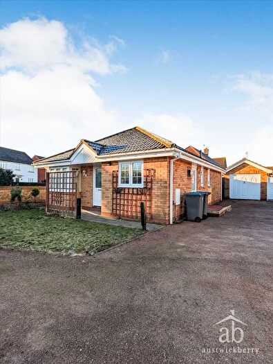 2 Bedroom Bungalow To Rent In Deben Valley Drive, Kesgrave, Ipswich, IP5