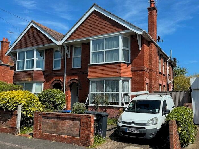 2 Bedroom Flat To Rent In Gannon Road, Worthing, BN11