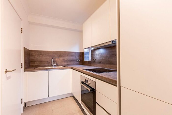 2 Bedroom Flat To Rent In Lansdowne Road, Purley, CR8