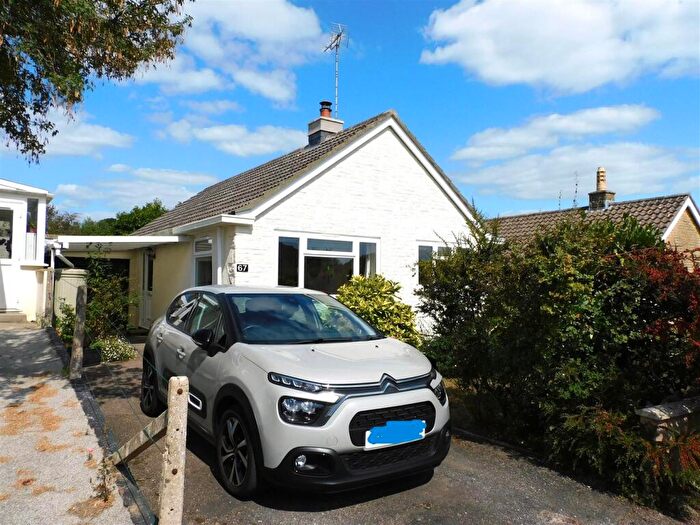 2 Bedroom Detached Bungalow For Sale In Wychall Park, Seaton, EX12