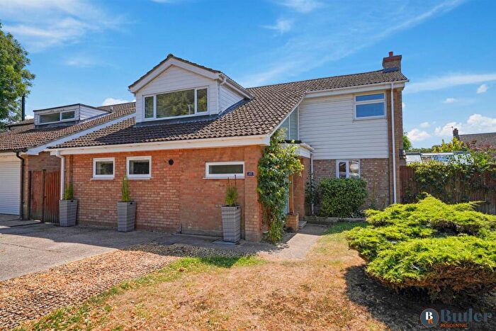 5 Bedroom Detached House For Sale In Tanglewood, Alconbury Weston, Huntingdon, PE28