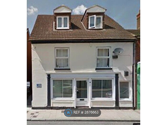 2 Bedroom Flat To Rent In Normandy Street, Alton, GU34