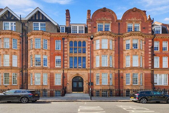 3 Bedroom Flat For Sale In Warwick Mansions, Cromwell Crescent, Kensington Amp; Chelsea, London, SW5