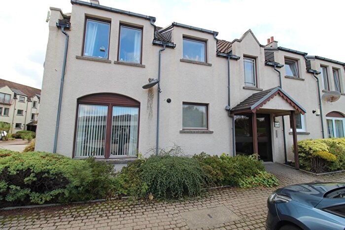 2 Bedroom Flat To Rent In Lord Hays Grove, Old Aberdeen, AB24