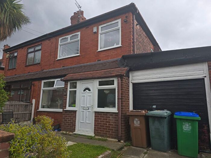 3 Bedroom Semi-Detached House For Sale In Jubilee Terrace, Middleton, Manchester, M24