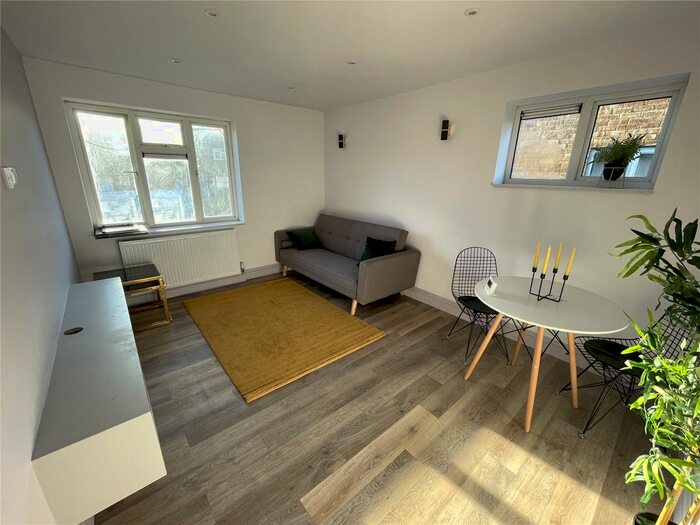 1 Bedroom Flat To Rent In Harries Road, Tunbridge Wells TN2