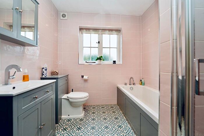 4 Bedroom Detached House For Sale In Church Street, Sawtry, Huntingdon, PE28