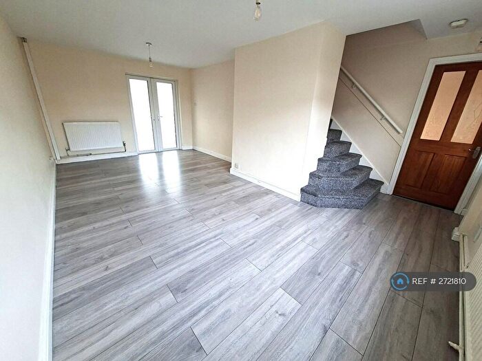 3 Bedroom Terraced House To Rent In Lichfield Walk, Carlton-In-Lindrick, Worksop, S81