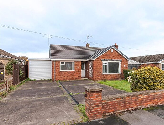 2 Bedroom Detached Bungalow For Sale In West Common Gardens, Scunthorpe, DN17