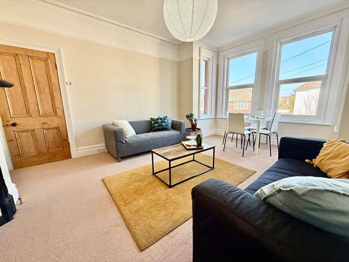 3 Bedroom Flat For Sale In Harvey Road, Pokesdown, BH5
