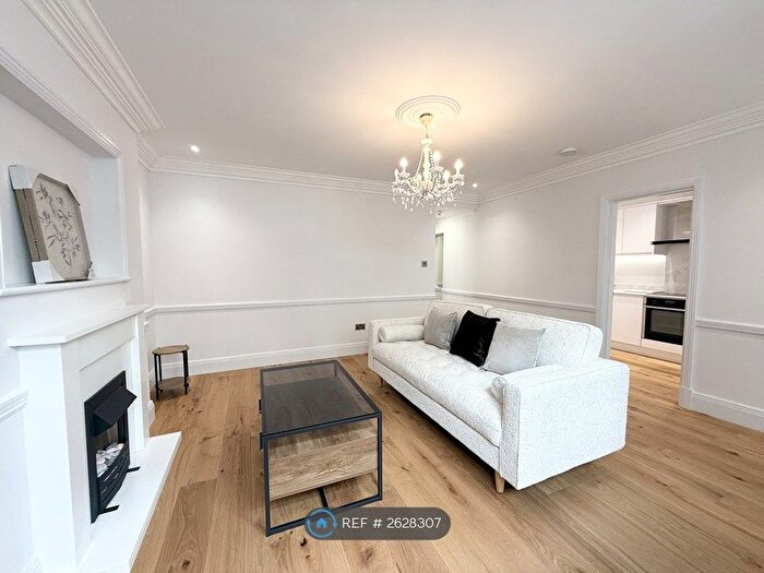 2 Bedroom Flat To Rent In Danbury Street, London, N1