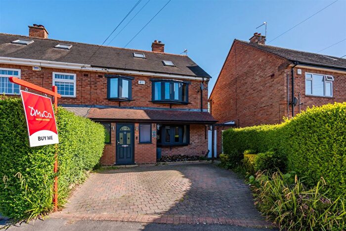 4 Bedroom Semi-detached House For Sale In Packwood Close, Bentley Heath, Solihull, B93