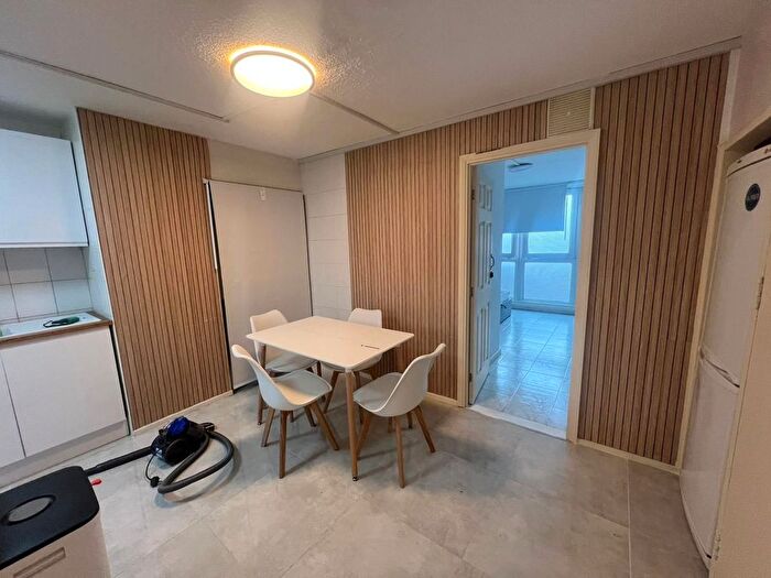 3 Bedroom Flat To Rent In Mayford Estate, NW1