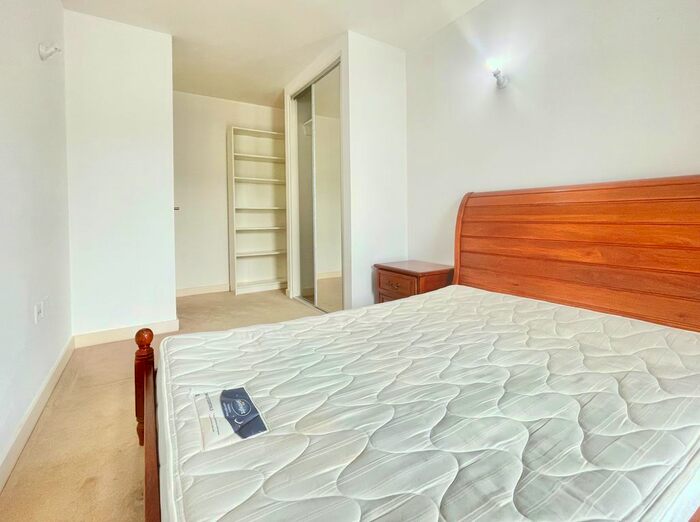 1 Bedroom Flat To Rent In Station Approach, Hayes, UB3