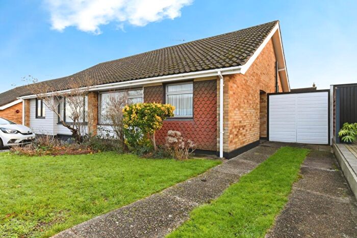 3 Bedroom Bungalow For Sale In Chaplin Close, Chelmsford, Essex, CM2