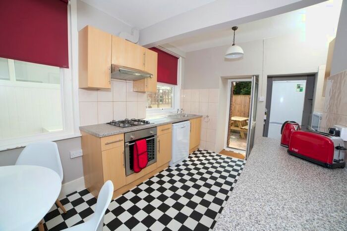 4 Bedroom Terraced House To Rent In Danes Road, Exeter, EX4