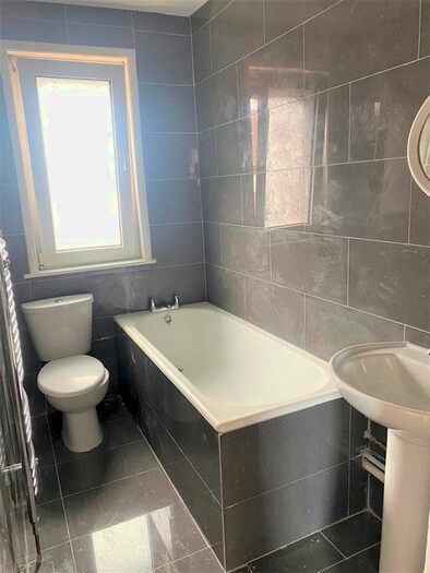 2 Bedroom Property To Rent In St. Augustine Avenue, Luton, LU3