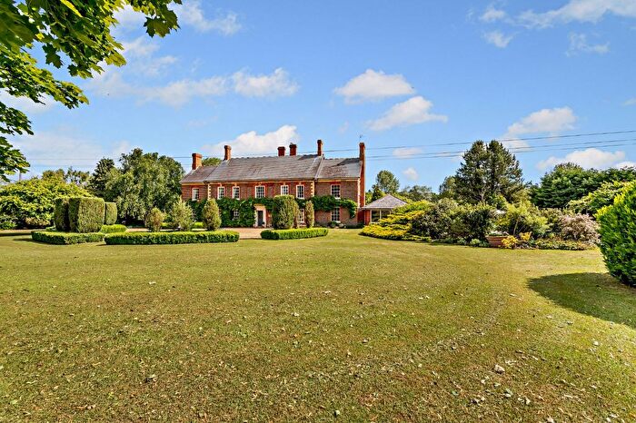 5 Bedroom Detached House For Sale In Old Linslade Road, Old Linslade, Leighton Buzzard, Bedfordshire, LU7