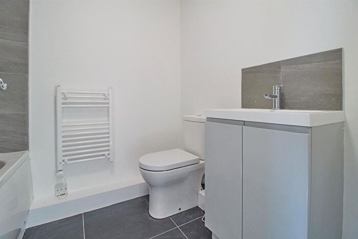 2 Bedroom Flat For Sale In Underwood Court, Glenfield, Leicester, LE3