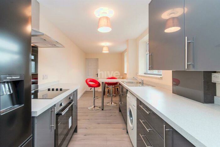 3 Bedroom Flat To Rent In Mowbray Street, Heaton, Newcastle Upon Tyne, NE6