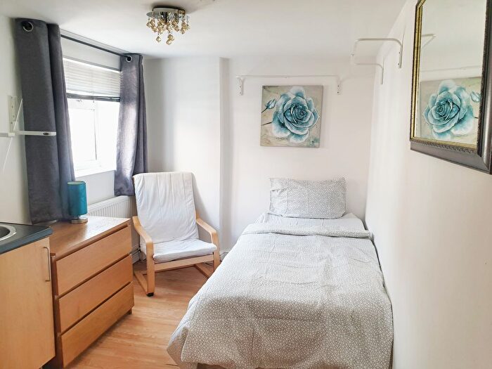 Studio To Rent In Station Street, Darlaston, WS10