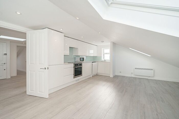 2 Bedroom Flat To Rent In Cresswell Road, Twickenham, TW1