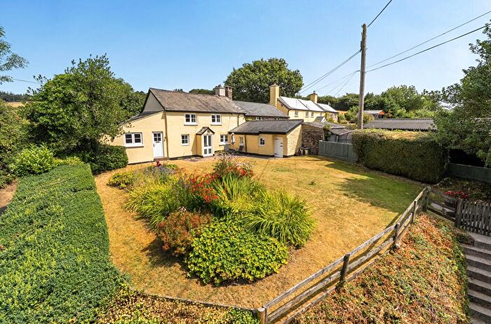2 Bedroom Semi-Detached House For Sale In Skilgate, Taunton, TA4