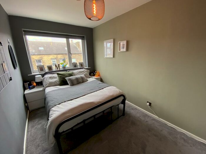 3 Bedroom Terraced House For Sale In The Grove, Idle, Bradford, BD10