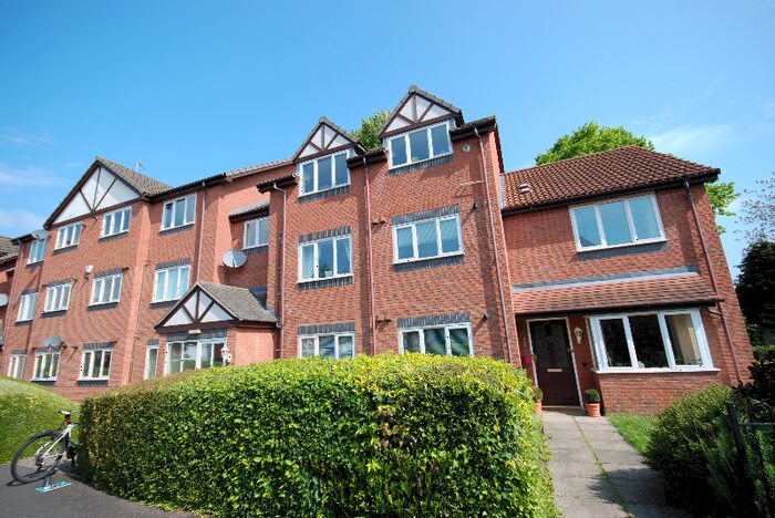 2 Bedroom Flat To Rent In Cobham Green, Whitnash, Leamington Spa, CV31