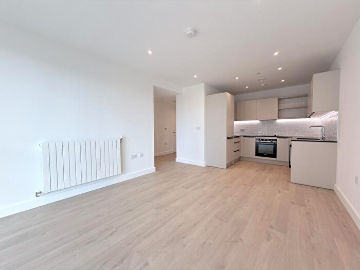 1 Bedroom Flat To Rent In Dray House, Lombard Square, London, , [Ref: Bp], SE28