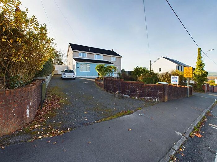 4 Bedroom Detached House For Sale In Heol Llanelli, Trimsaran, Kidwelly, SA17