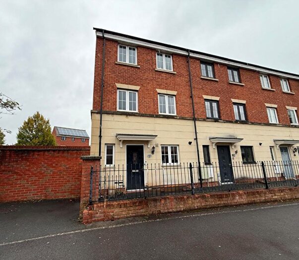 3 Bedroom End Of Terrace House For Sale In Queen Elizabeth Drive, Taw Hill, SN25