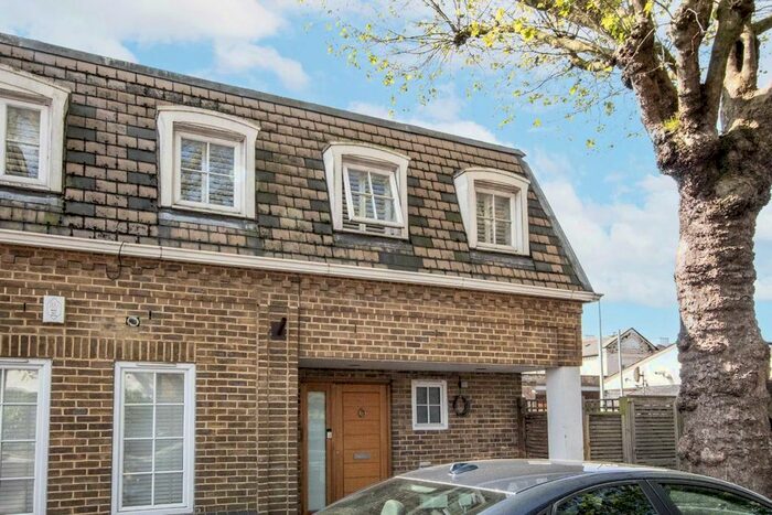 1 Bedroom Flat To Rent In Ashley Road, Hampton, TW12