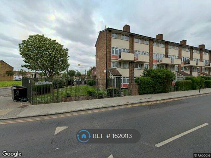 3 Bedroom Maisonette To Rent In Cliff Walk, London, E16