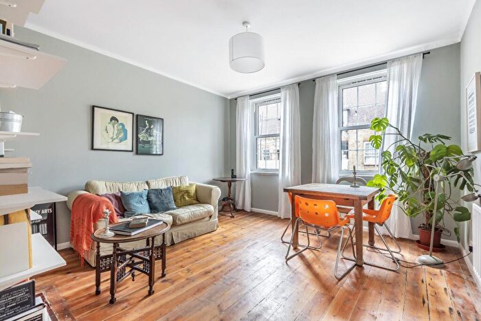 1 Bedroom Apartment To Rent In Edmund House, Doddington Grove, Kennington, SE17