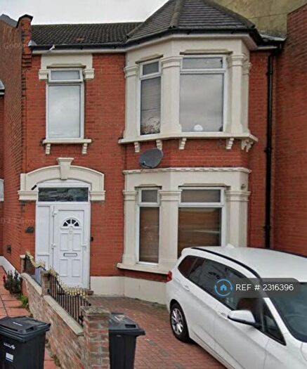 3 Bedroom Terraced House To Rent In Ripley Road, Ilford, IG3