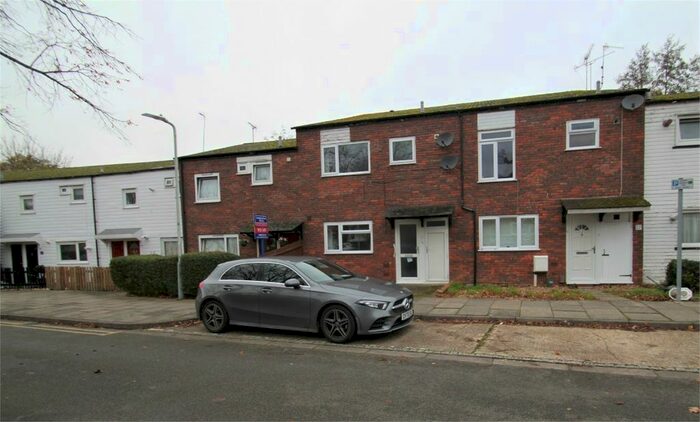 4 Bedroom Town House To Rent In Braybourne Close, Uxbridge UB8