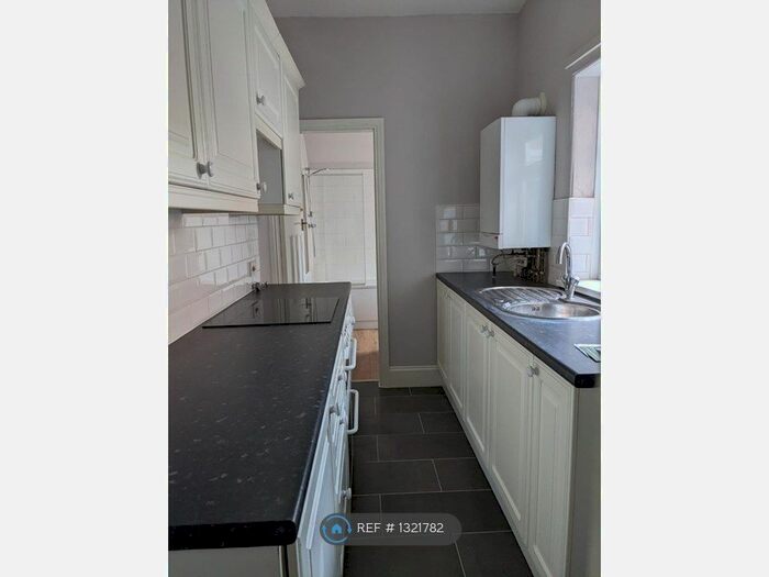 2 Bedroom Flat To Rent In Gordon Road, South Shields NE34