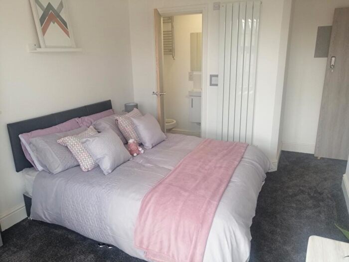 11 Bedroom End Of Terrace House To Rent In Holyhead Road, Bangor, Gwynedd, LL57