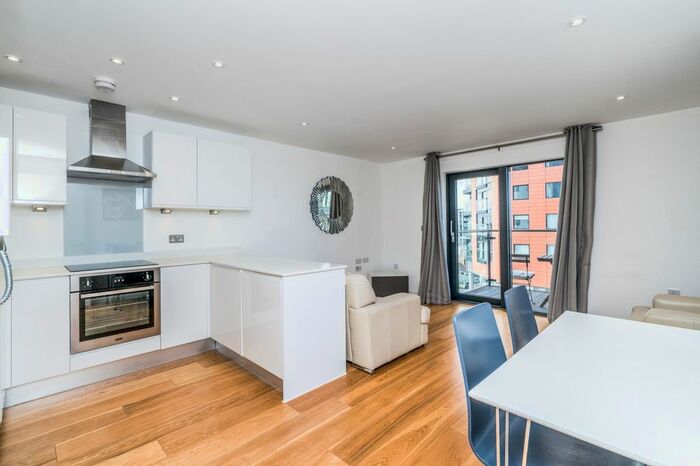 2 Bedroom Flat To Rent In The Blake Building, Ocean Village, Southampton, SO14