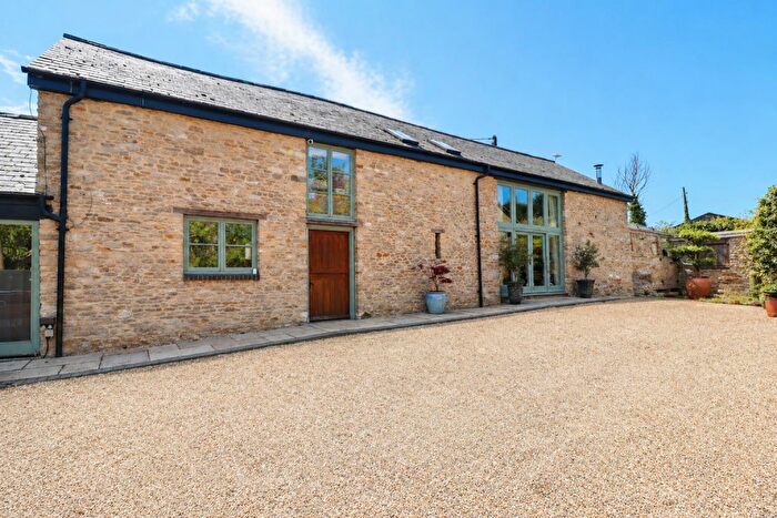 5 Bedroom Detached House For Sale In The Green, Hethe, OX27