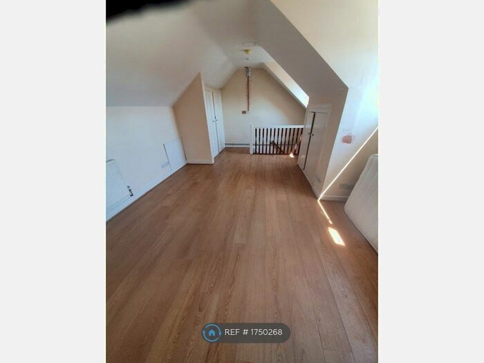 1 Bedroom Flat To Rent In High Street, Ingatestone, CM4