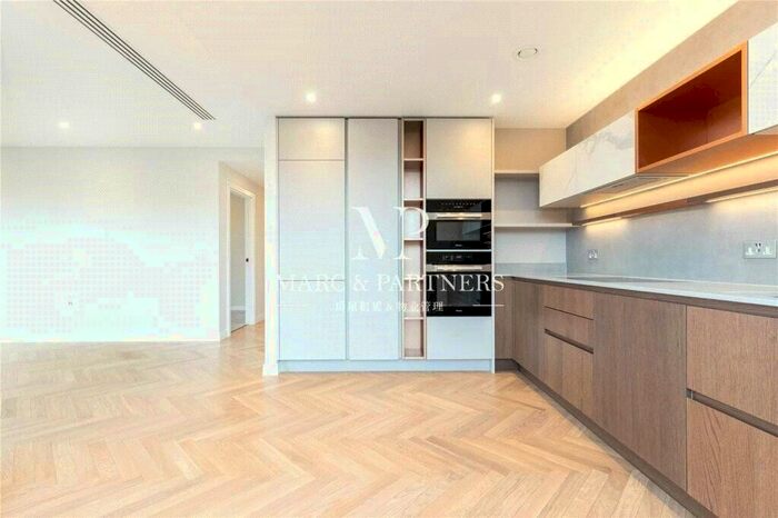 2 Bedroom Flat To Rent In Hampton House, Michael Road, London, SW6