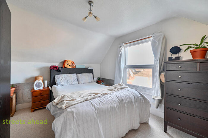 1 Bedroom Apartment For Sale In Waddon Road, Croydon, CR0